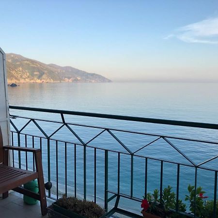Bea'S Apartment - The Window To The Sea - Seafront モンテロッソ・アル・マーレ エクステリア 写真