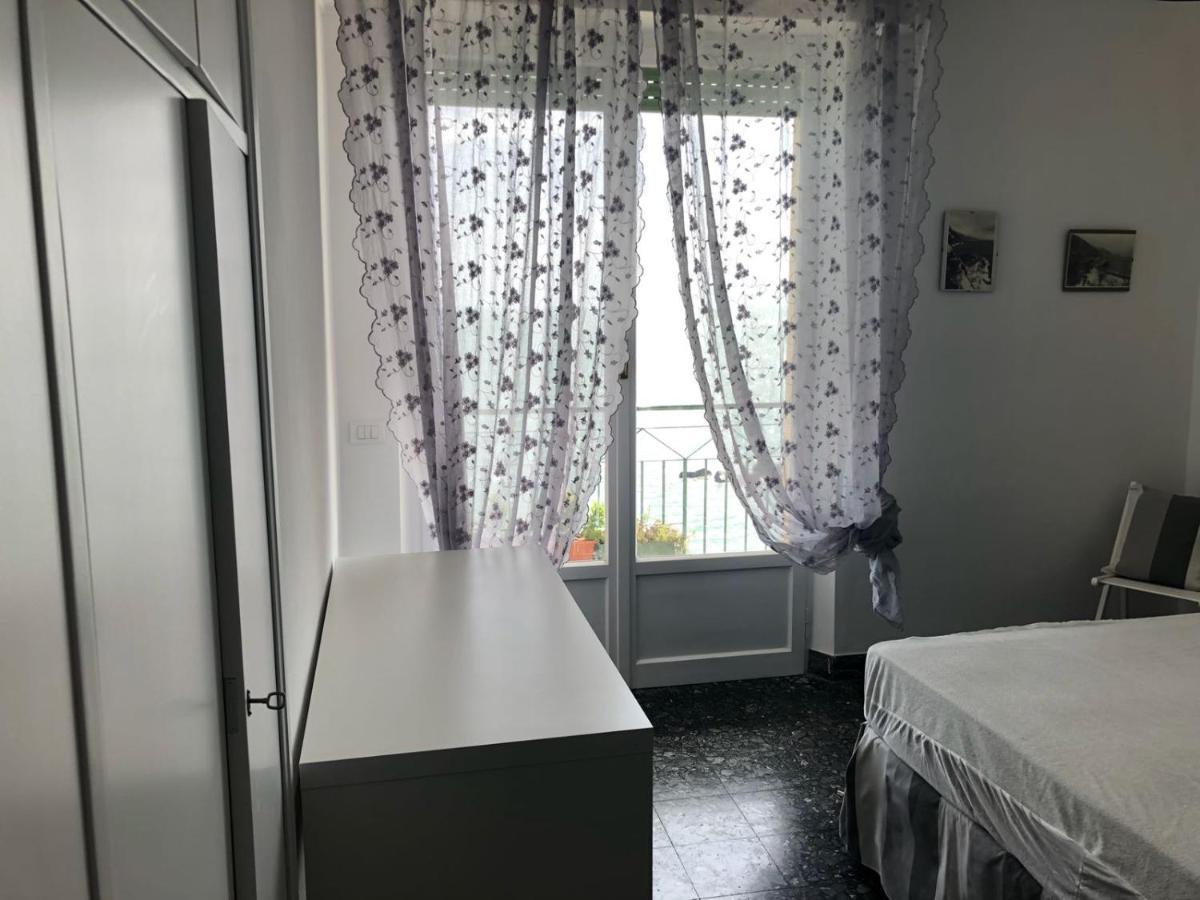 Bea'S Apartment - The Window To The Sea - Seafront モンテロッソ・アル・マーレ エクステリア 写真