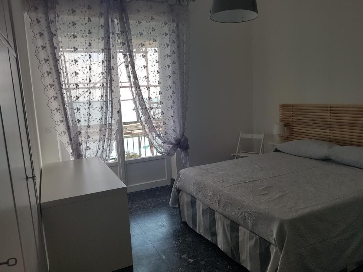 Bea'S Apartment - The Window To The Sea - Seafront モンテロッソ・アル・マーレ エクステリア 写真